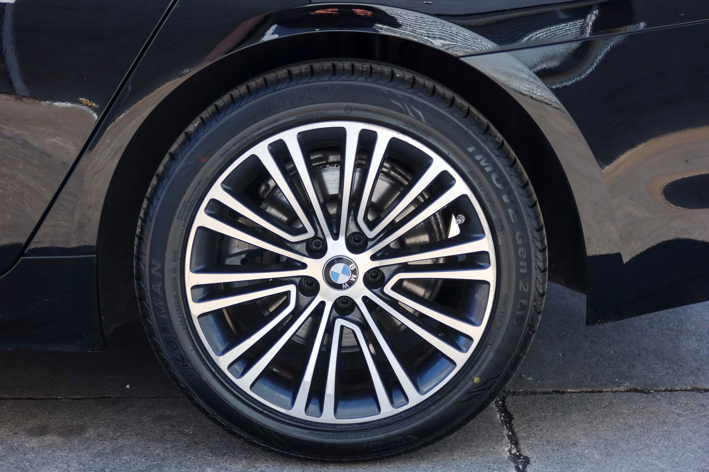 Used 2018 BMW 530i xDrive AWD/4WD image 25