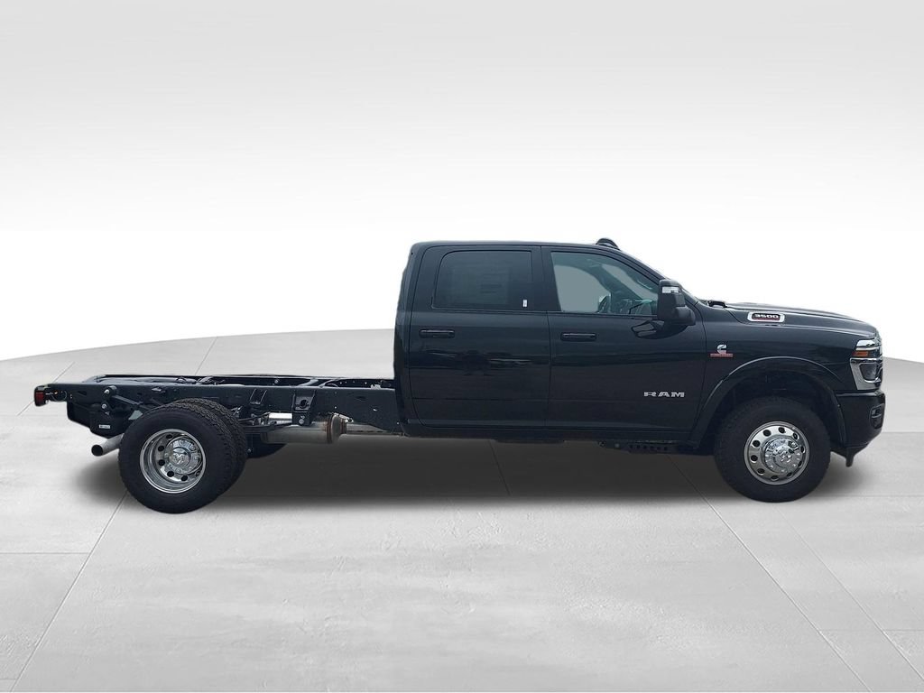 New 2027 RAM 3500 Big Horn w/ Laramie Trim Package AWD/4WD image 6