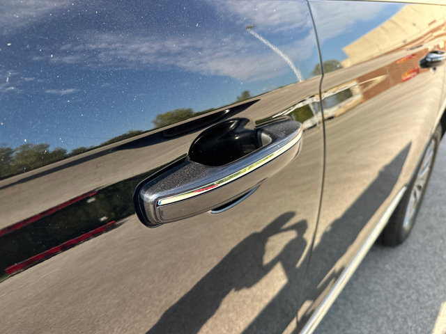 Used 2024 Lincoln Navigator L 4WD image 13