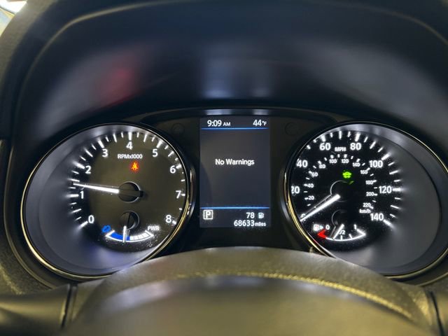 Used 2019 Nissan Rogue SV w/ Premium Package image 16