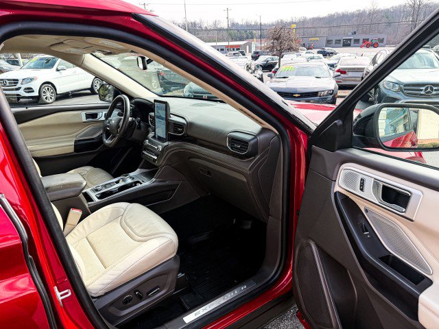 Used 2020 Ford Explorer Platinum w/ Premium Technology Package image 16