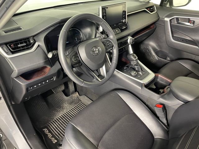 Used 2020 Toyota RAV4 Limited AWD/4WD image 3