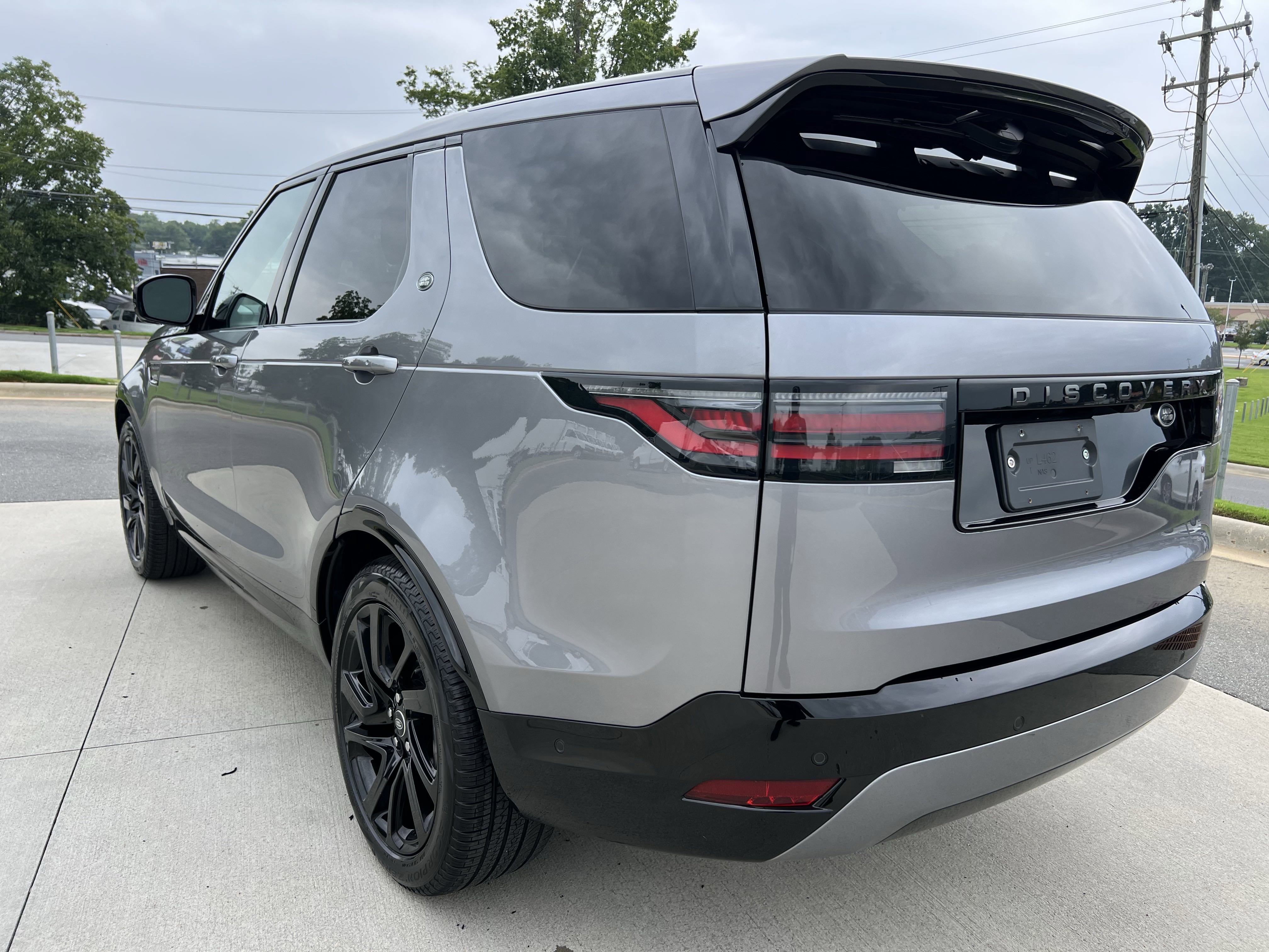 Certified 2023 Land Rover Discovery S R-Dynamic image 5