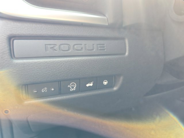 New 2027 Nissan Rogue Dark Armor AWD/4WD image 18