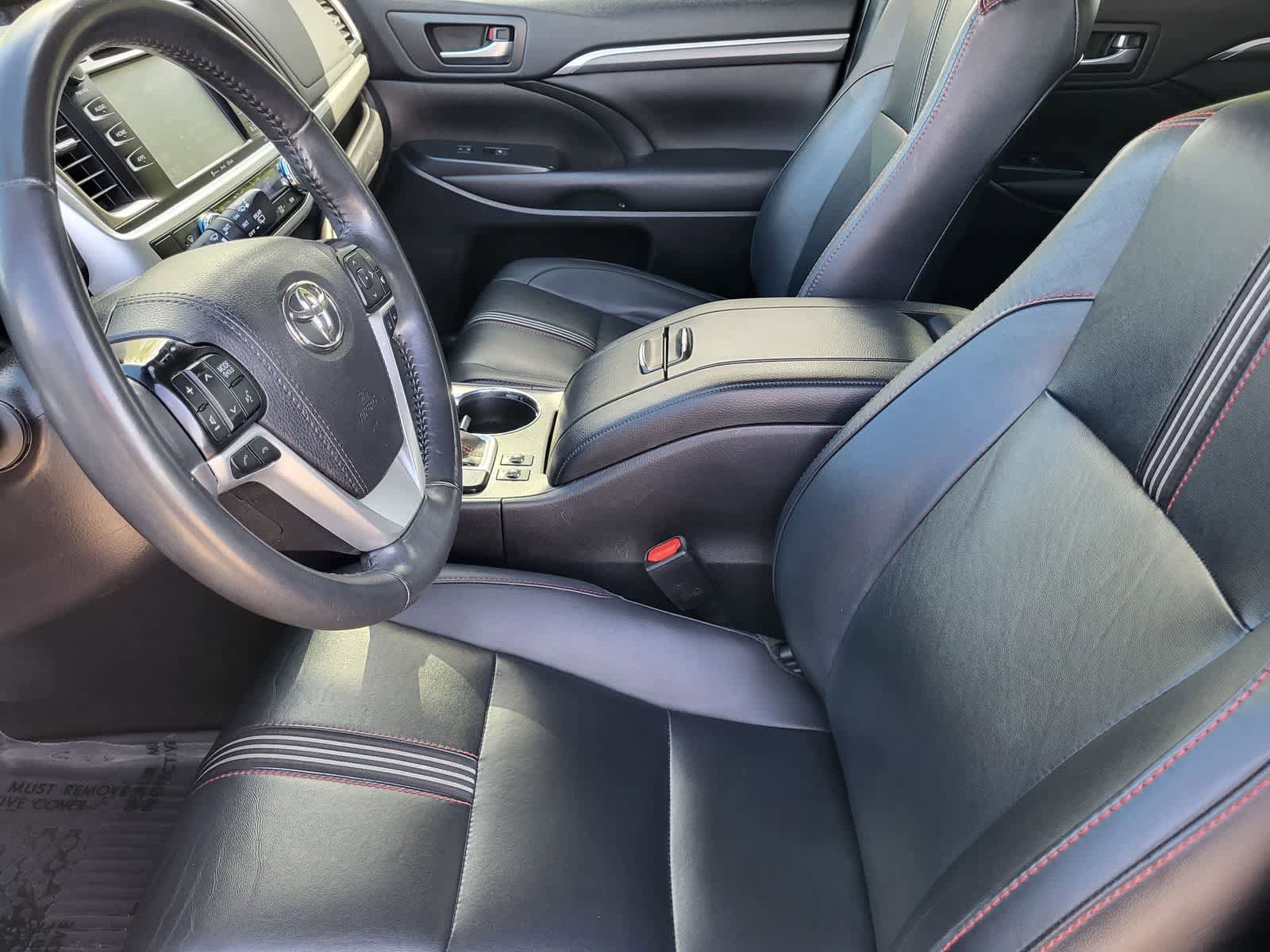 Used 2019 Toyota Highlander SE image 27
