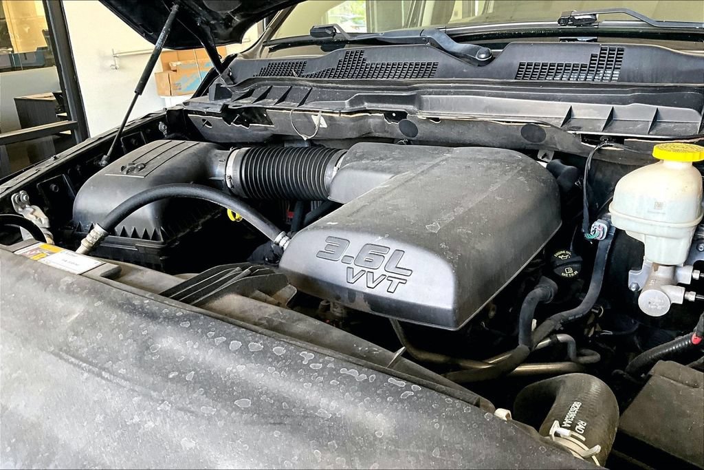 Used 2021 RAM 1500 Classic SLT RWD image 29