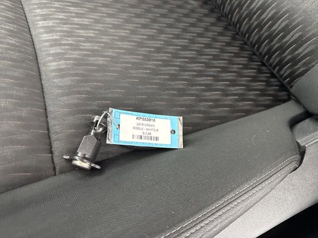 Used 2019 Nissan Rogue SV image 33