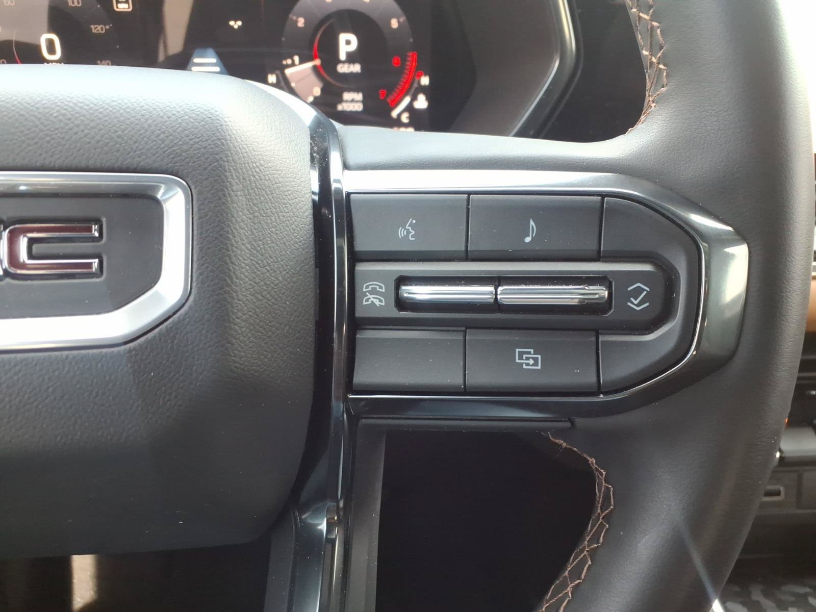 Used 2025 GMC Canyon AT4 AWD/4WD image 33