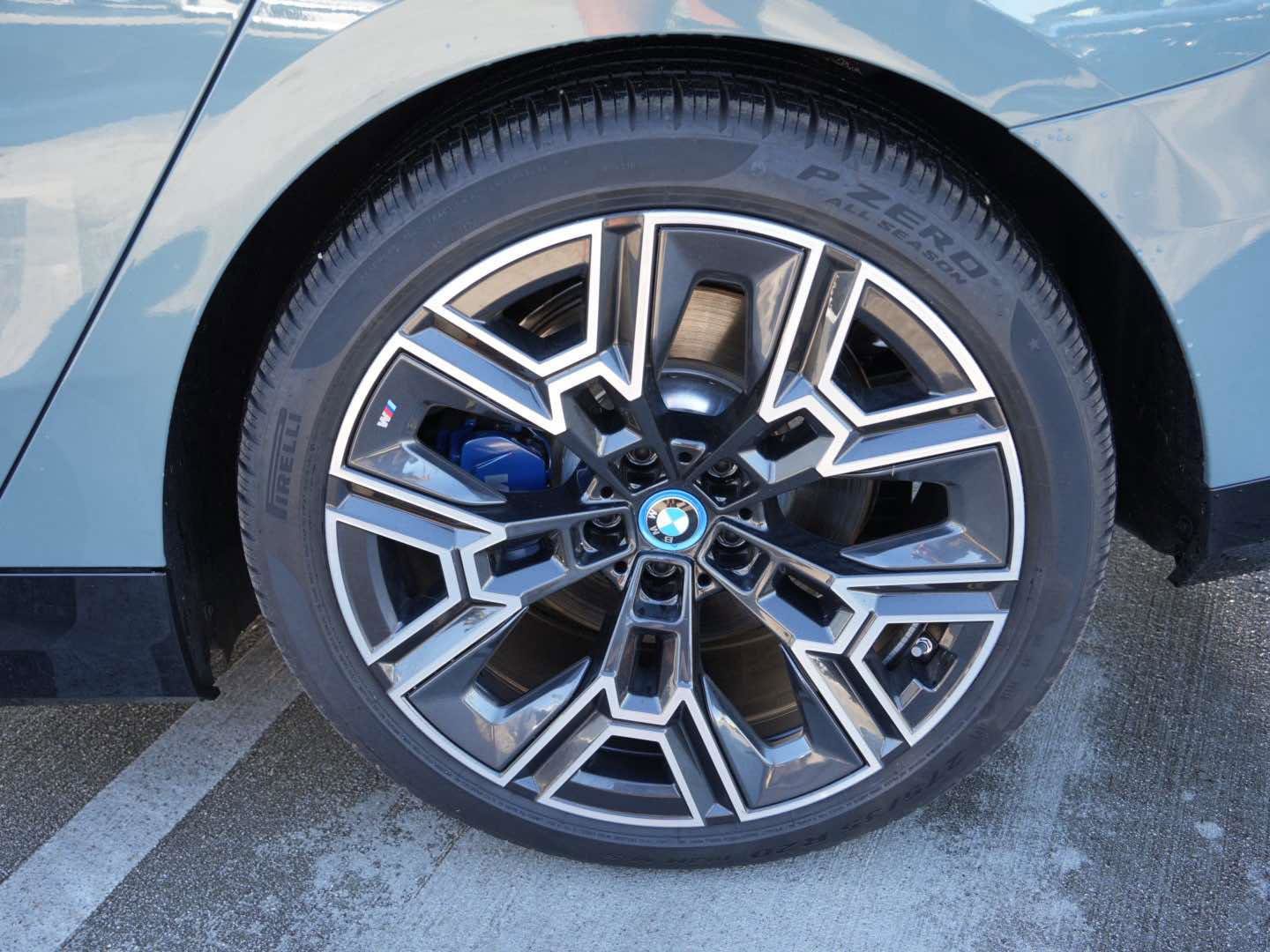 Used 2025 BMW i5 xDrive40 image 7