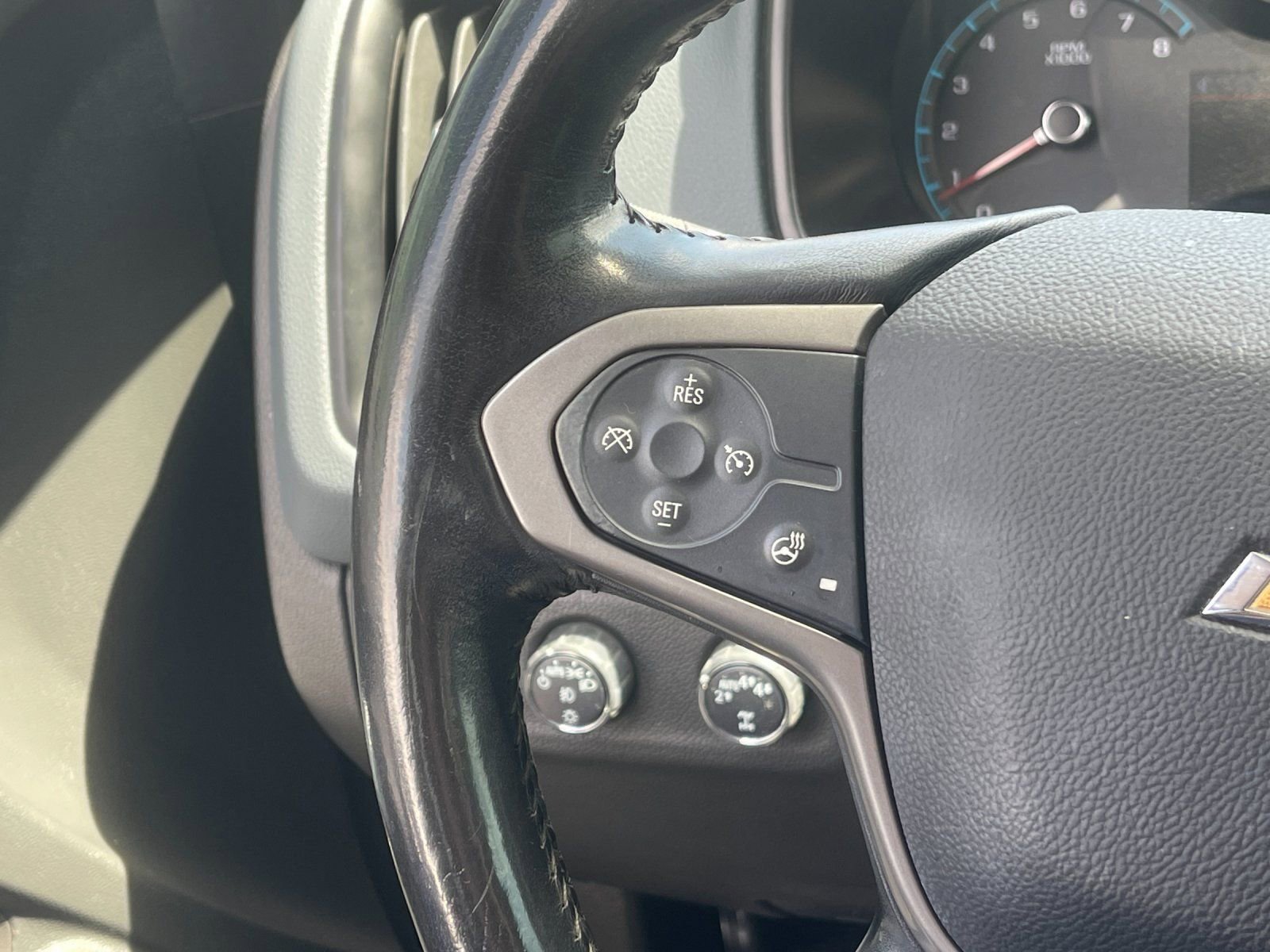 Used 2022 Chevrolet Colorado Z71 AWD/4WD image 24