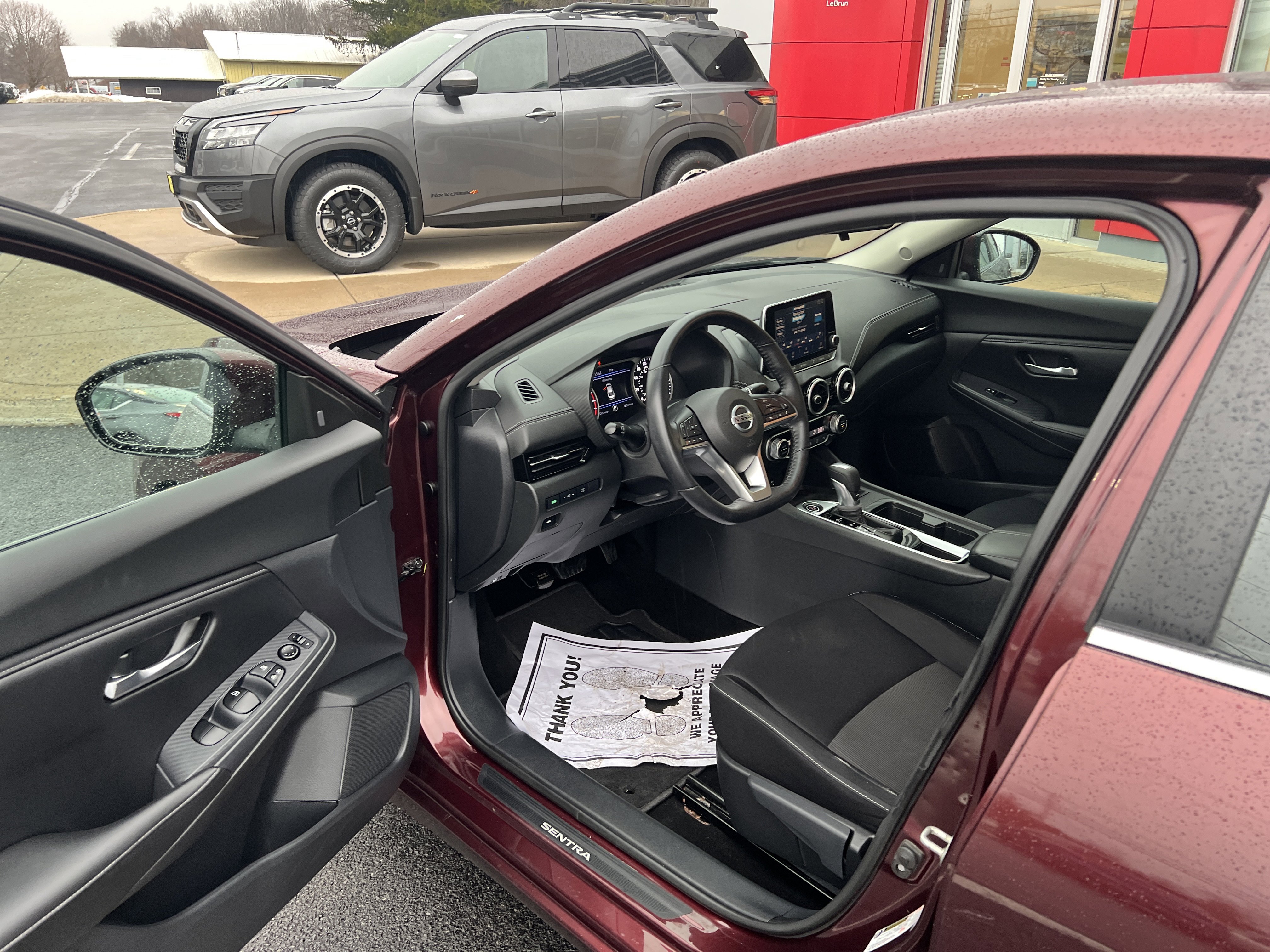 Used 2020 Nissan Sentra SV image 2