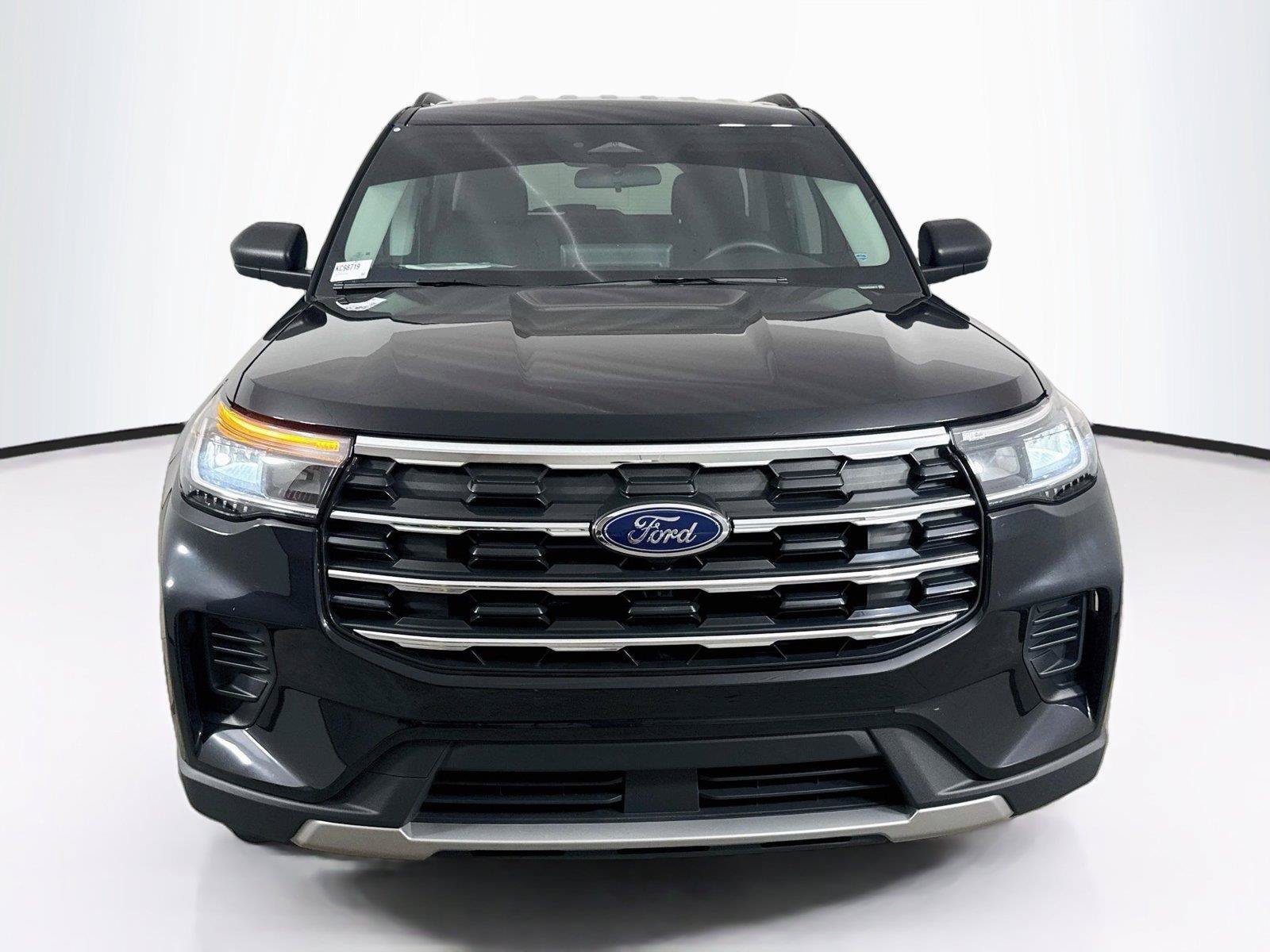 Used 2025 Ford Explorer Active RWD image 8