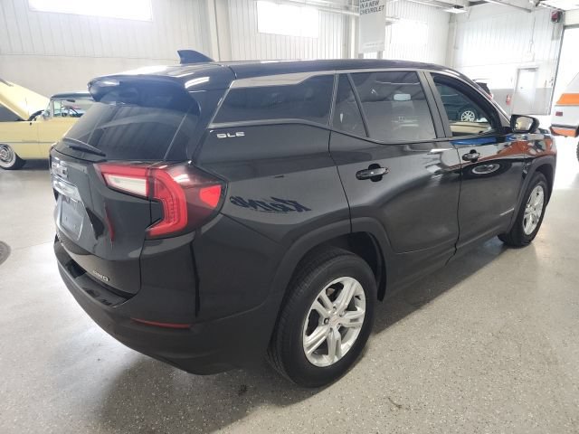Used 2024 GMC Terrain SLE AWD/4WD image 3