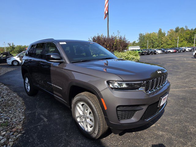New 2025 Jeep Grand Cherokee Laredo X image 8