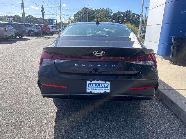 New 2026 Hyundai Elantra SE FWD image 5