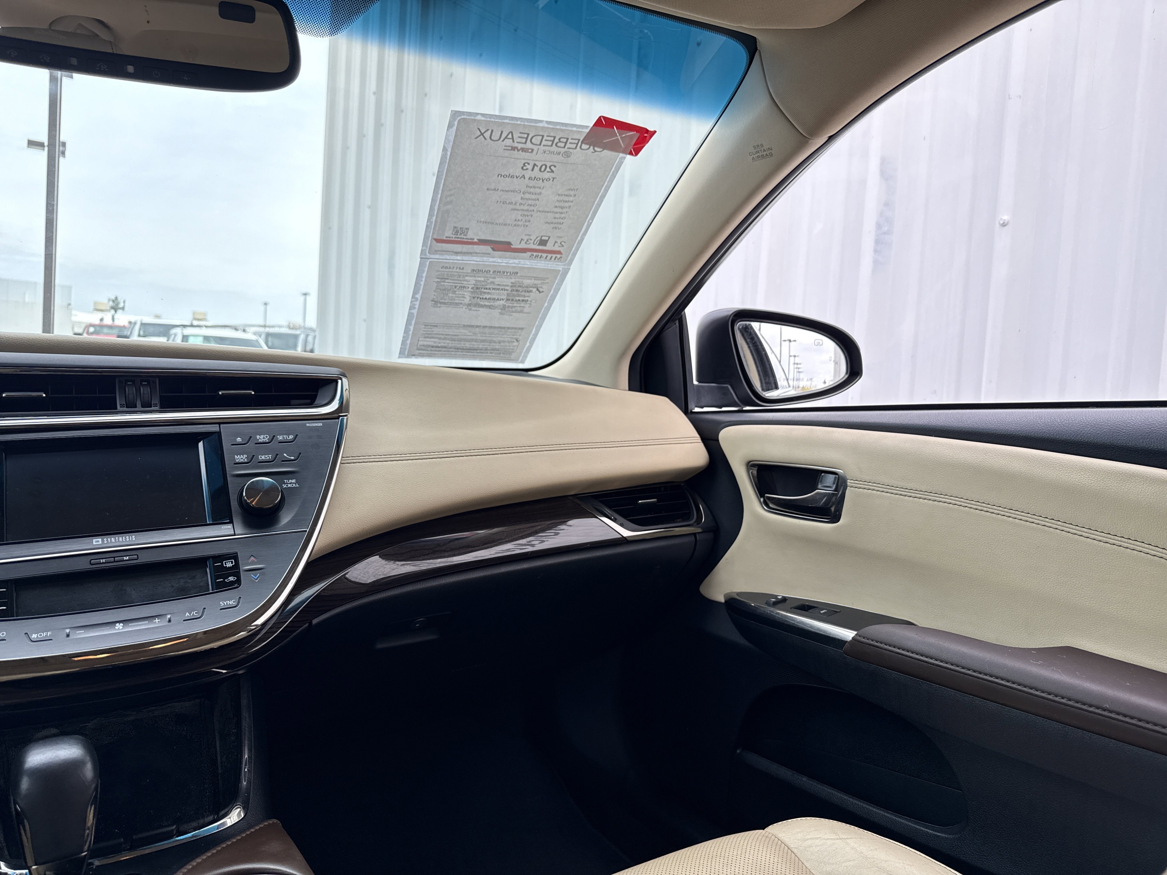 Used 2013 Toyota Avalon Limited image 18