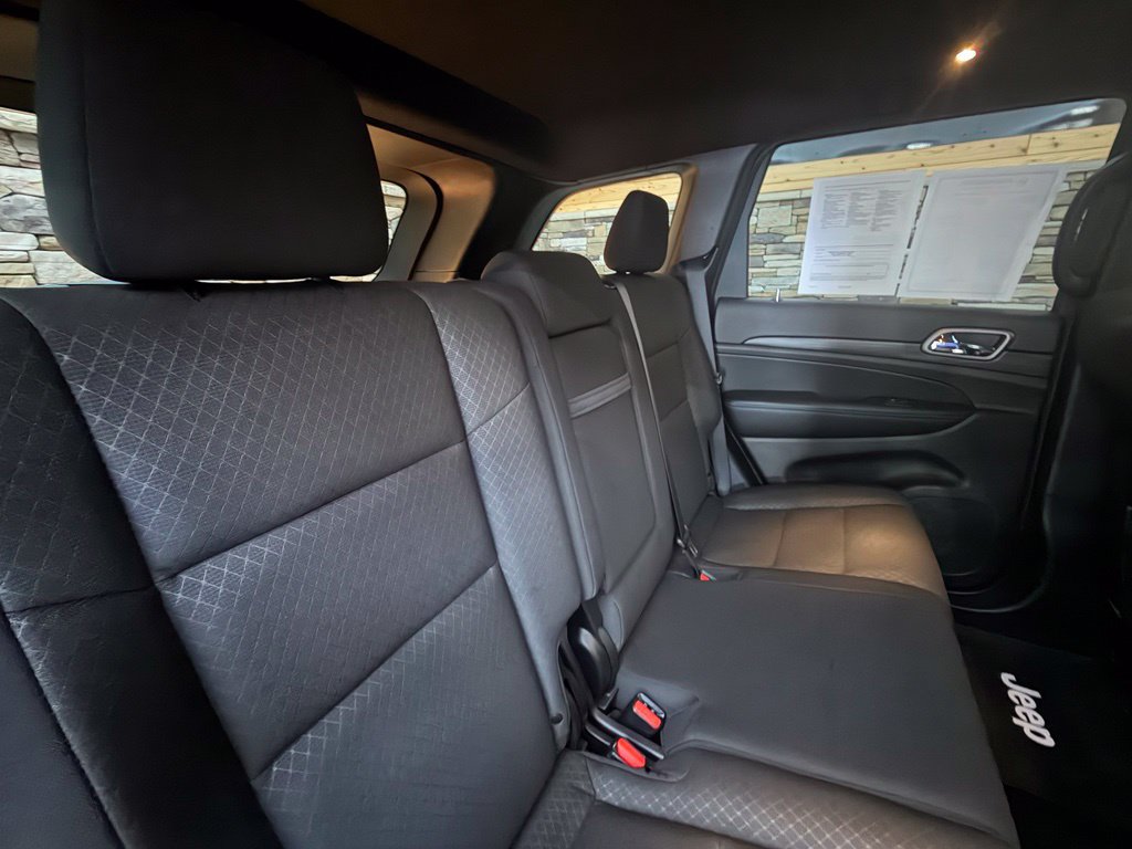 Used 2020 Jeep Grand Cherokee Laredo AWD/4WD image 50