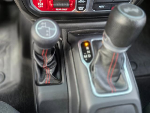 Used 2021 Jeep Wrangler Unlimited Rubicon AWD/4WD image 32