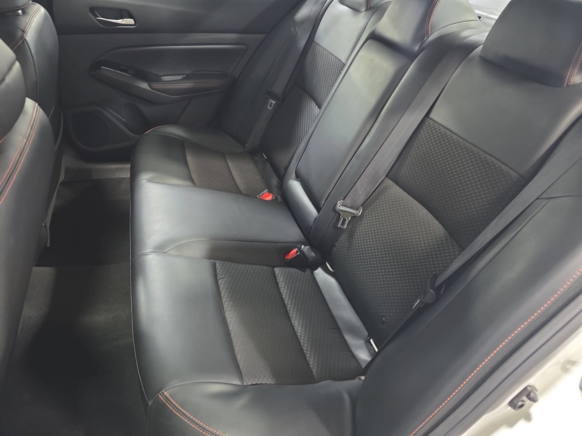 Used 2024 Nissan Altima 2.5 SR FWD image 13