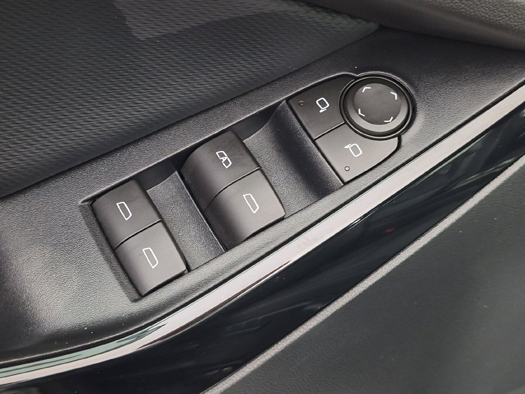 Certified 2026 Chevrolet Equinox LT FWD image 15