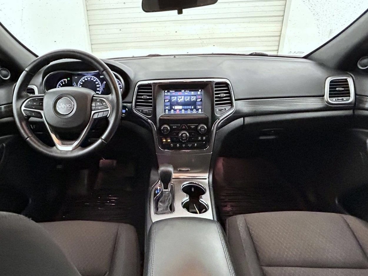 Used 2019 Jeep Grand Cherokee Laredo AWD/4WD image 13