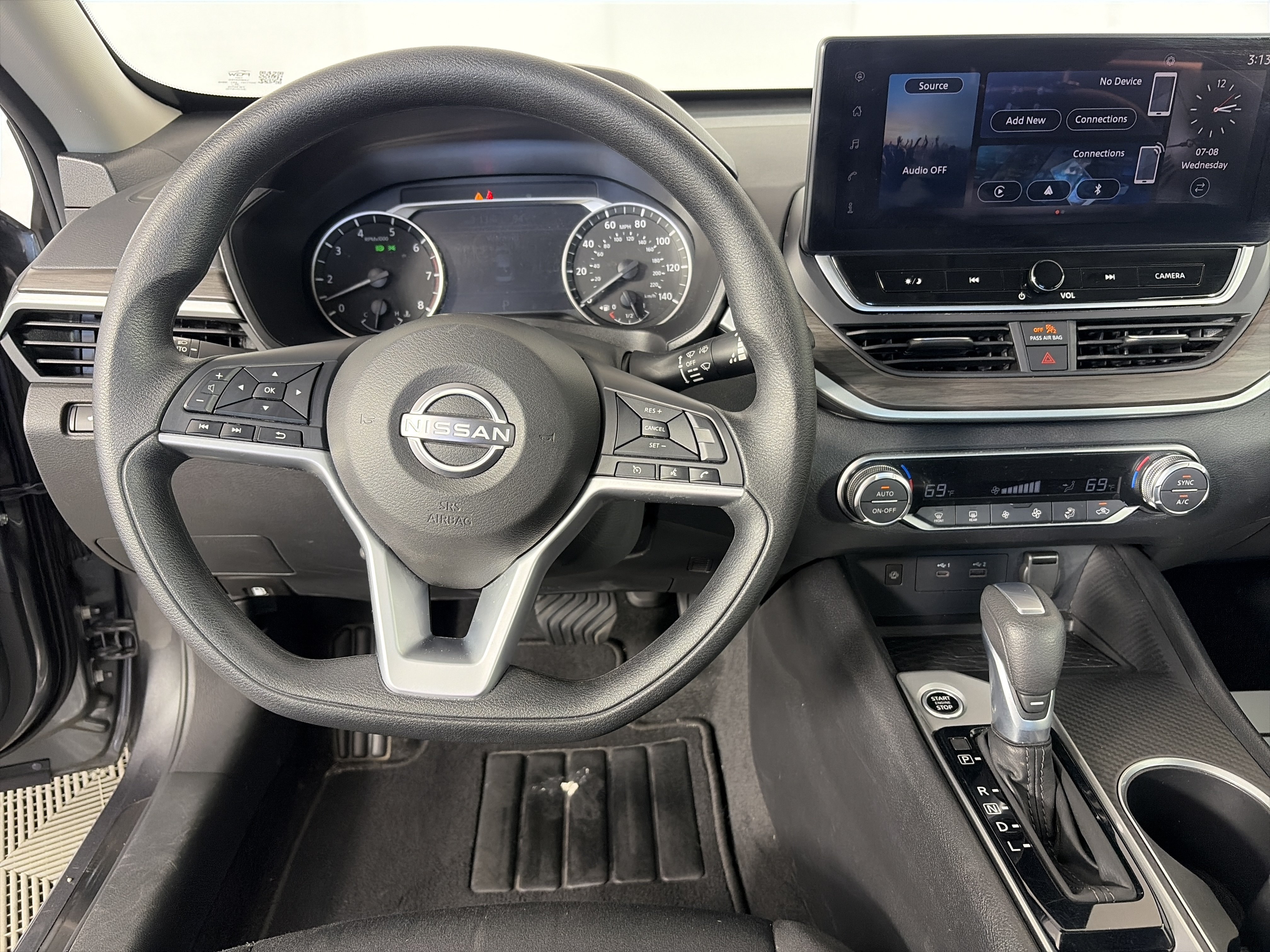 Used 2025 Nissan Altima 2.5 SV w/ SV Special Edition Package AWD/4WD image 3