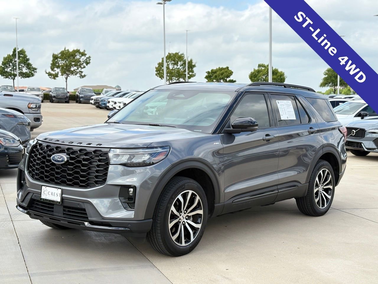 Used 2025 Ford Explorer ST-Line AWD/4WD image 3