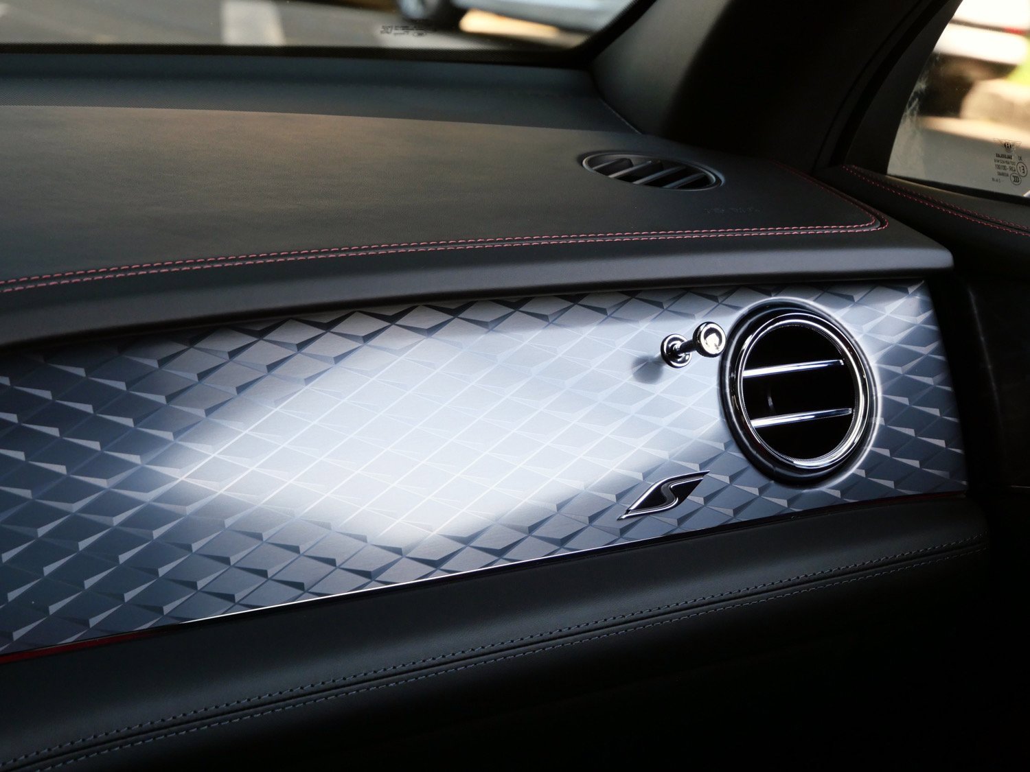 Used 2022 Bentley Bentayga S image 22