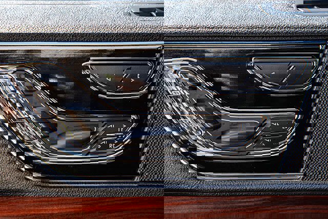 Used 2024 Lincoln Navigator Reserve w/ Monochromatic Package image 22