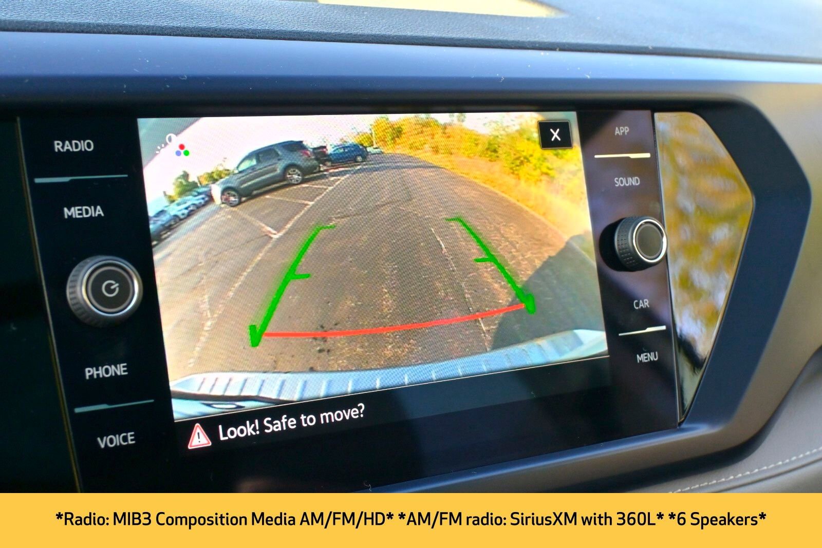 Used 2024 Volkswagen Taos SE w/ Panoramic Sunroof Package image 5