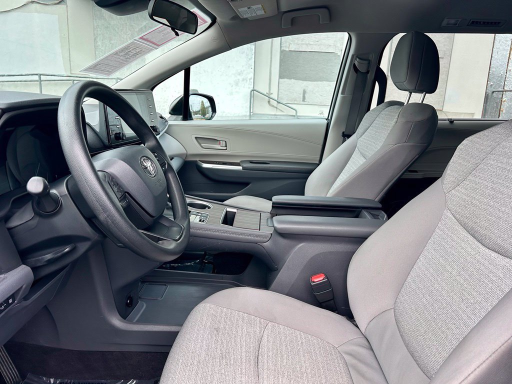 Certified 2024 Toyota Sienna LE AWD/4WD image 10