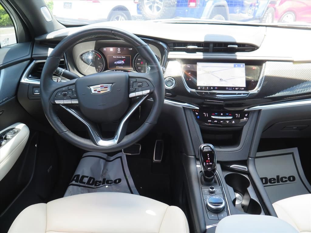 Used 2025 Cadillac XT6 Sport w/ Technology Package AWD/4WD image 21