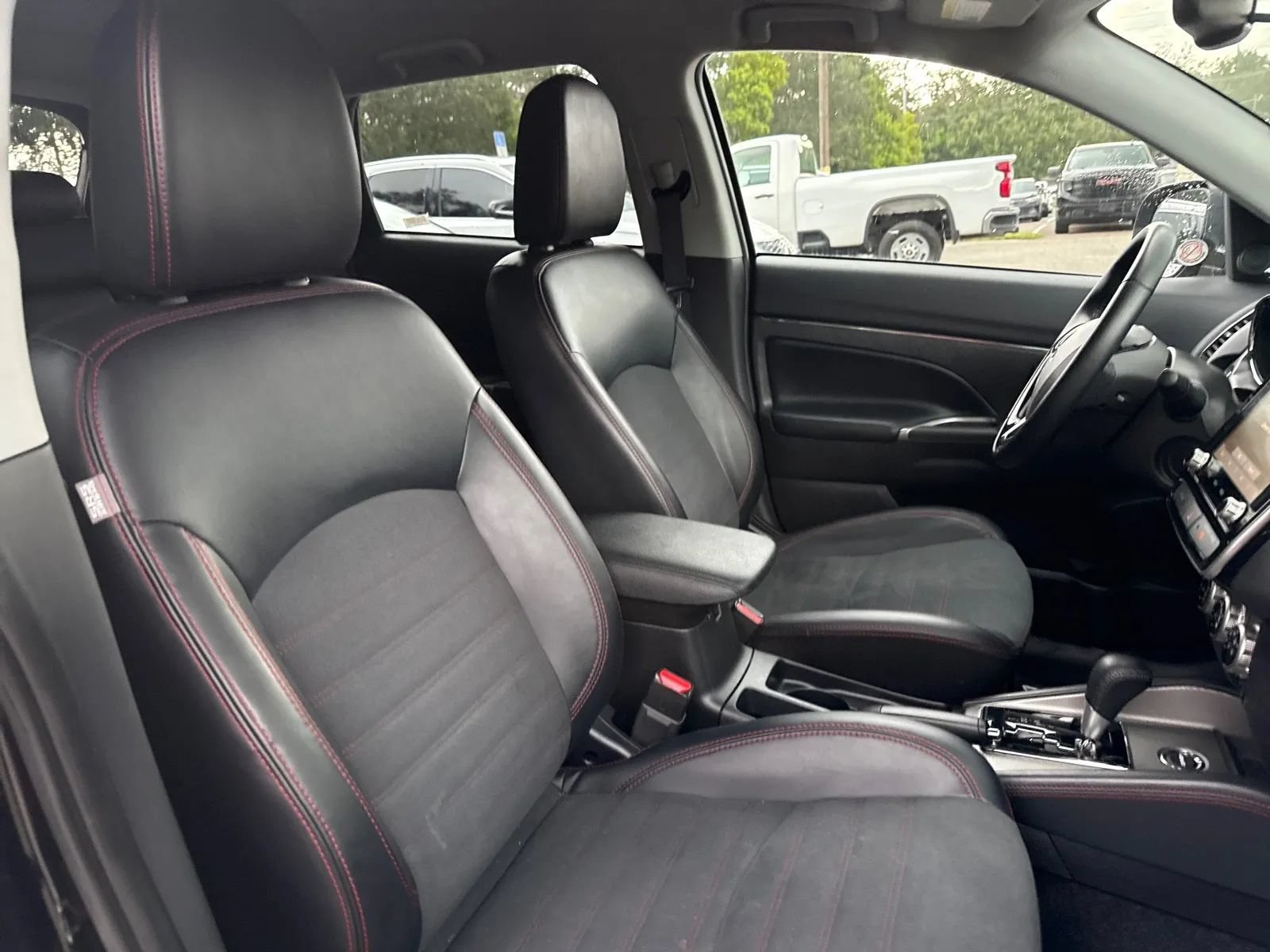 Used 2025 Mitsubishi Outlander Sport SE AWD/4WD image 15