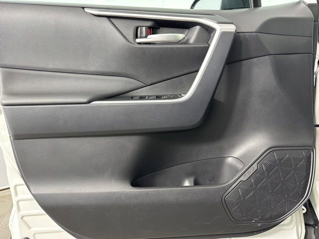 Used 2025 Toyota RAV4 XLE AWD/4WD image 23