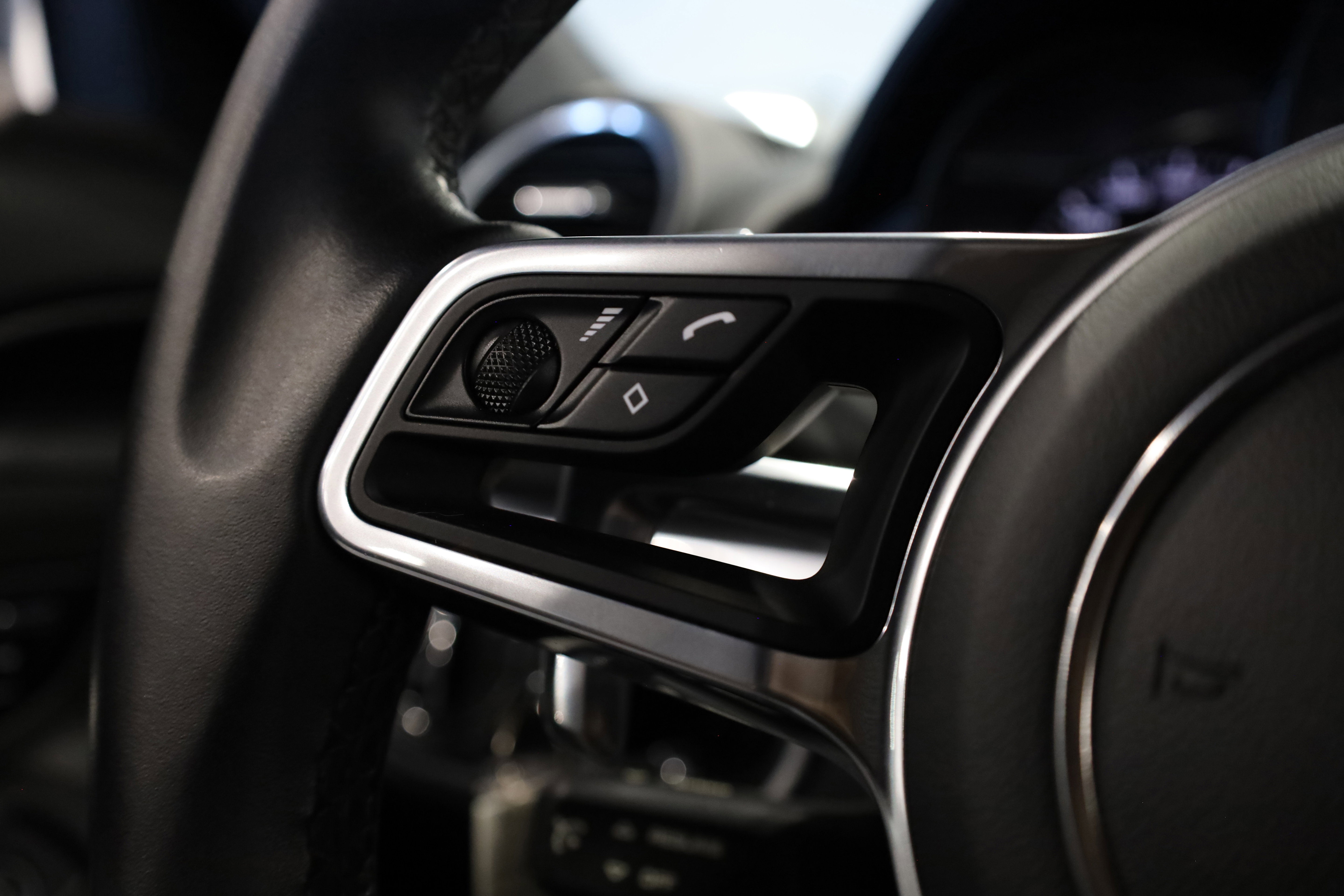 Used 2019 Porsche 718 Cayman S image 25