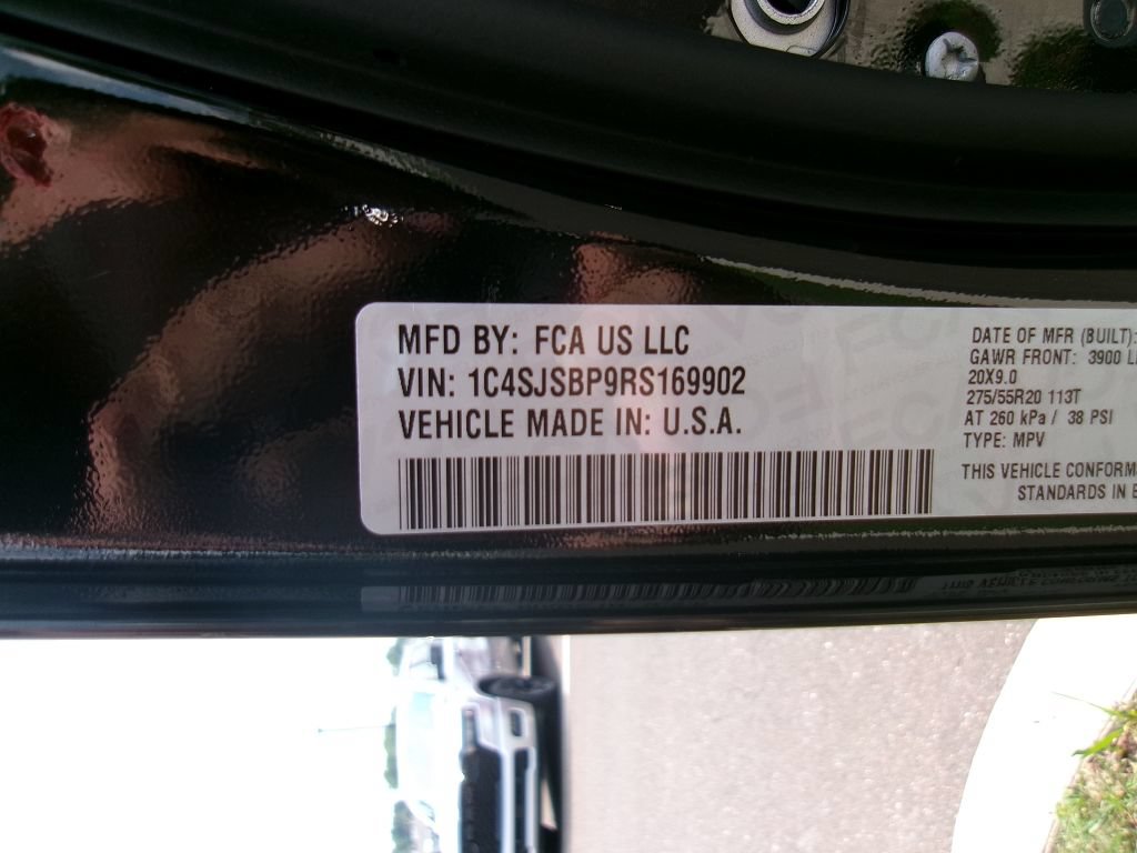 Certified 2024 Jeep Wagoneer L Series II AWD/4WD image 19