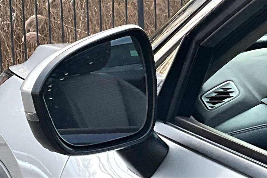 Used 2021 Nissan Rogue SV image 13