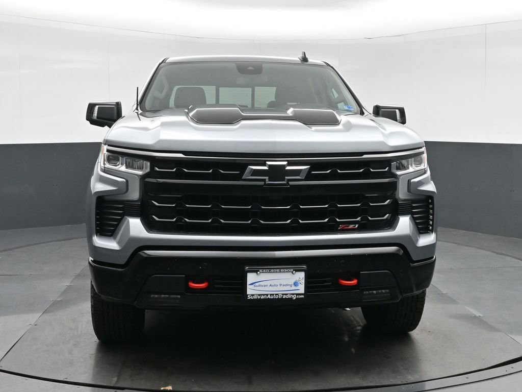 Used 2024 Chevrolet Silverado 1500 LT Trail Boss w/ Convenience Package II image 2
