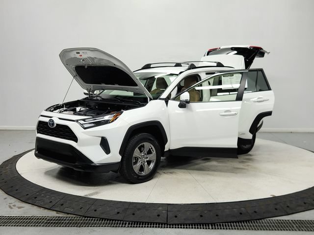 Used 2023 Toyota RAV4 LE AWD/4WD image 12