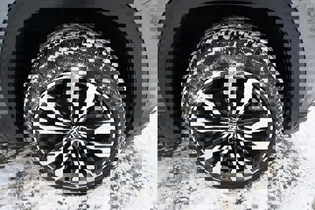 Used 2019 Volkswagen Atlas SEL Premium image 11