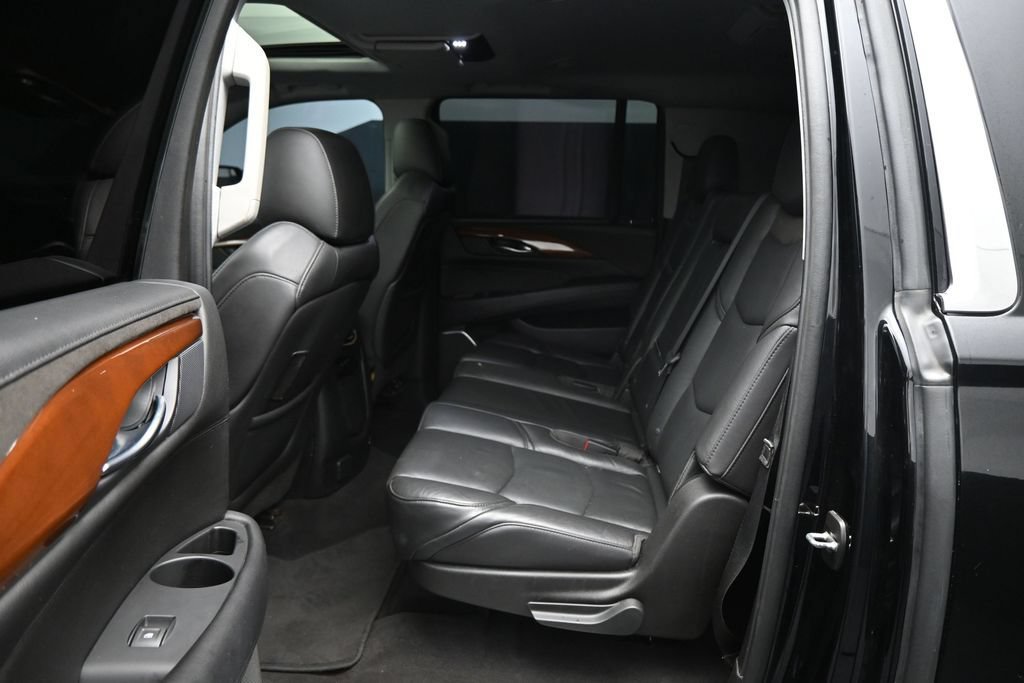 Used 2018 Cadillac Escalade ESV Premium Luxury AWD/4WD image 23