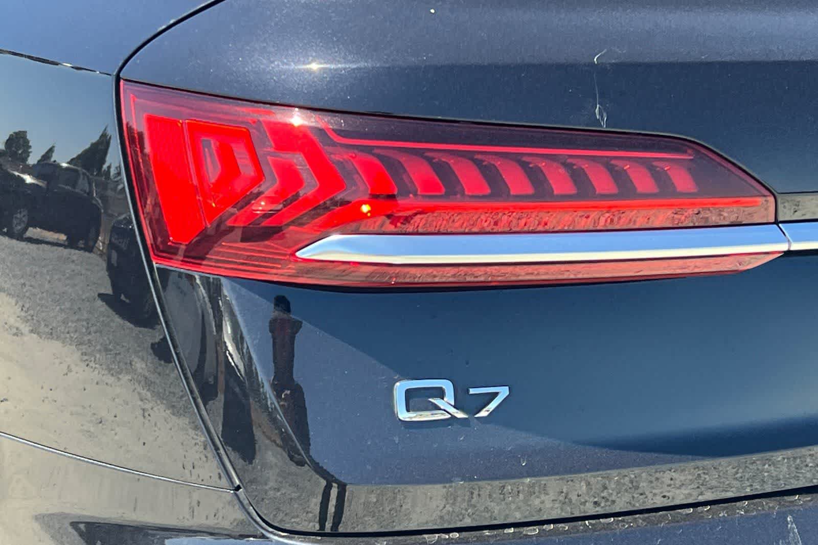 Used 2021 Audi Q7 2.0T Premium w/ Convenience Package AWD/4WD image 13