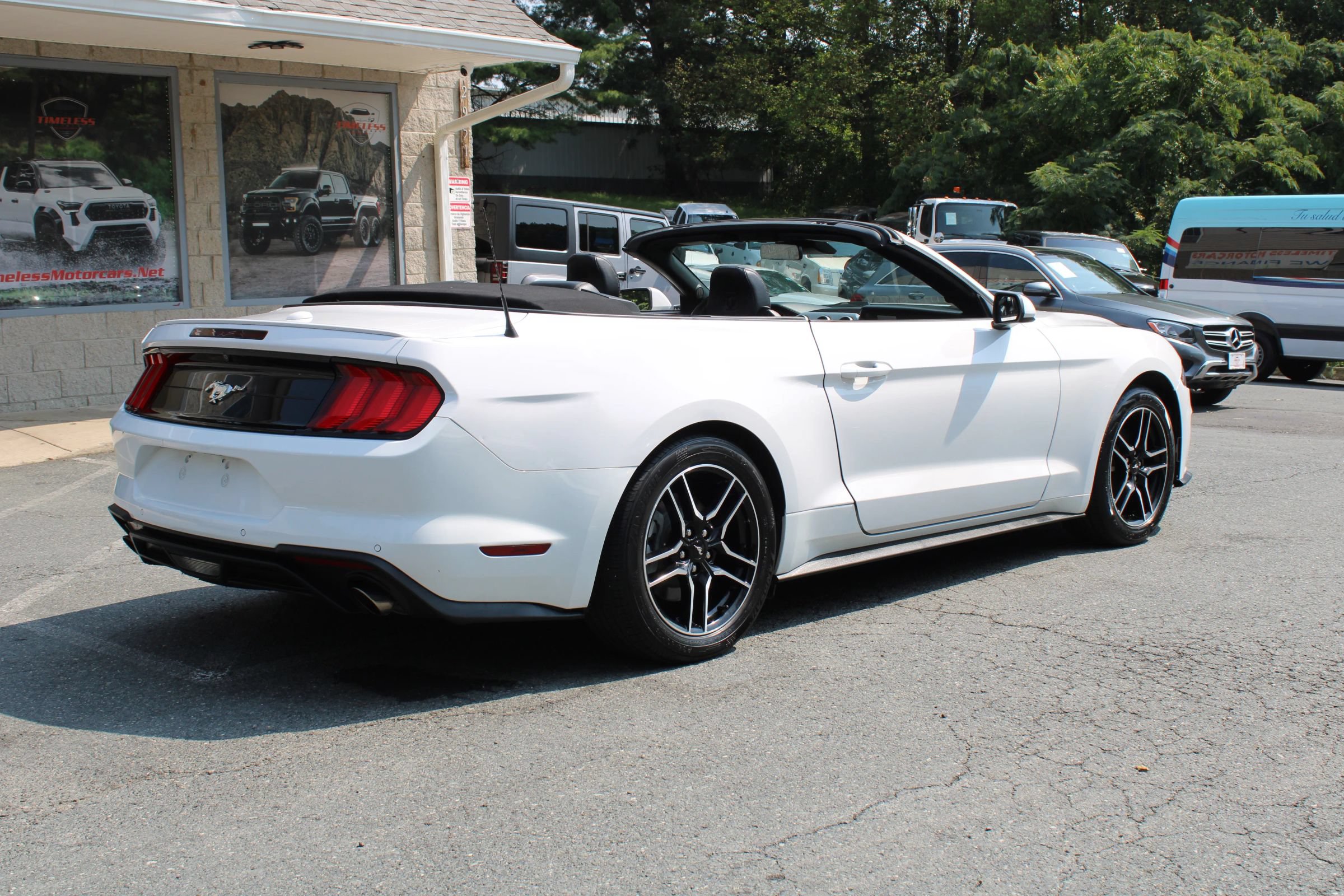 Used 2022 Ford Mustang Premium RWD image 28