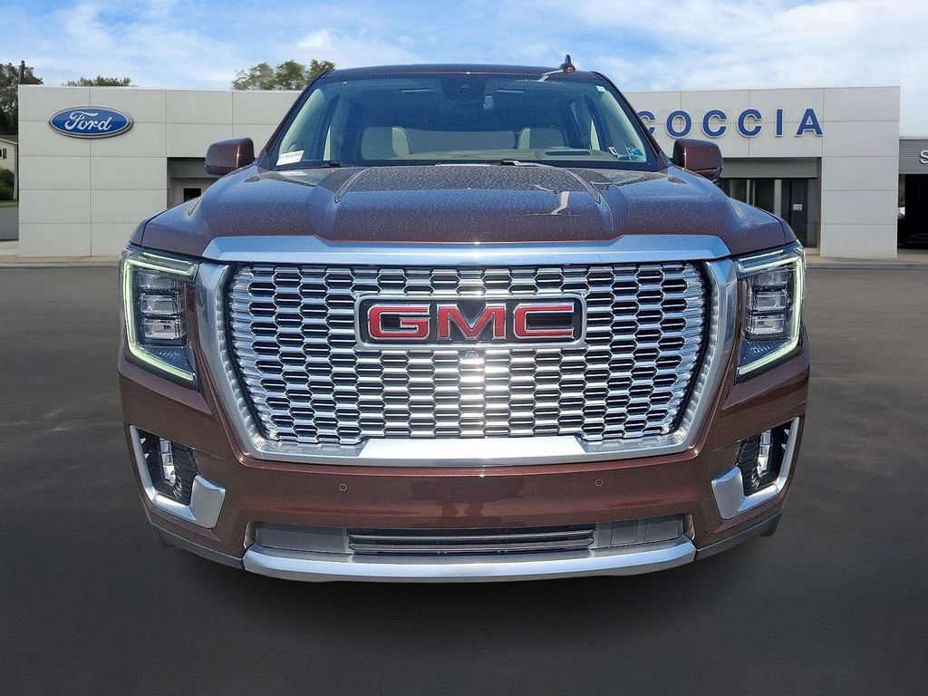 Used 2023 GMC Yukon XL Denali w/ LPO, Floor Liner Package AWD/4WD image 2