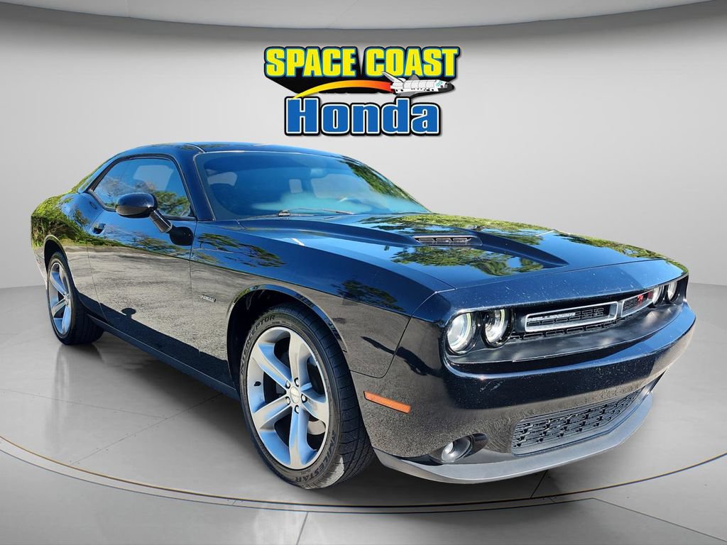 Used 2015 Dodge Challenger R/T w/ Quick Order Package 28B R/T RWD image 2