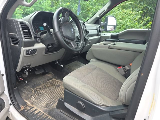 Used 2017 Ford F250 XL w/ Power Equipment Group AWD/4WD image 4