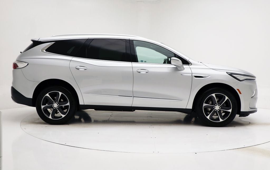 Used 2022 Buick Enclave Essence w/ Experience Buick Package AWD/4WD image 3