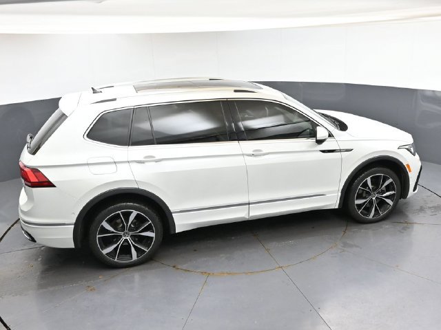 Used 2024 Volkswagen Tiguan SEL R-Line AWD/4WD image 41