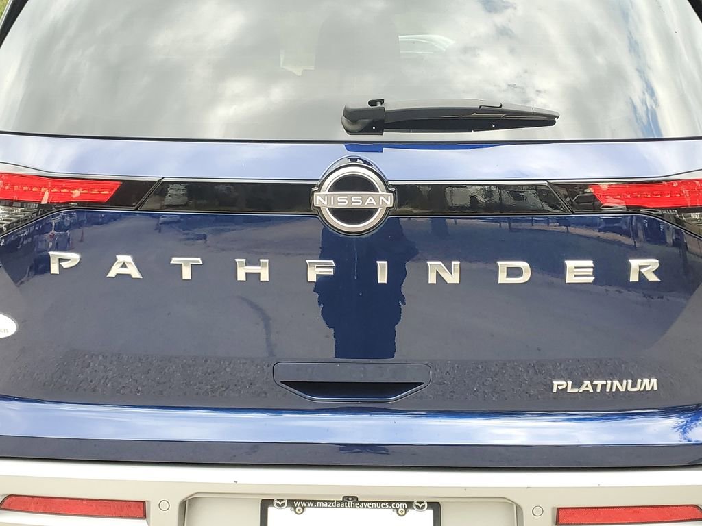 Used 2023 Nissan Pathfinder Platinum w/ Cargo Package image 8