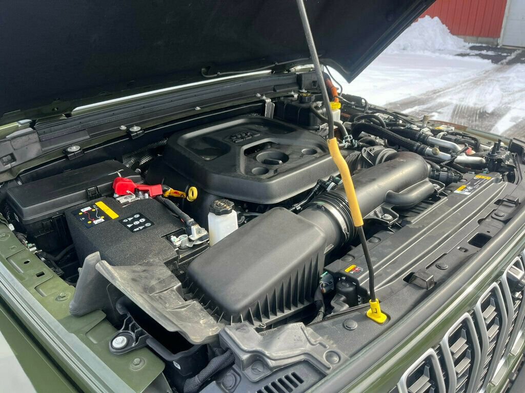 Used 2024 Jeep Wrangler Unlimited Sahara w/ Dual Top Group image 63